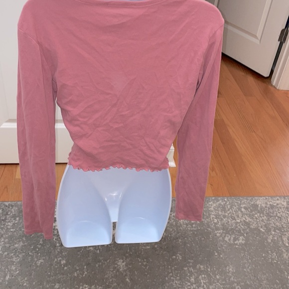 Forever 21 cropped long sleeve top. Juniors Large - Picture 3 of 4